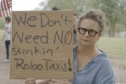 星盘查询特斯拉在得州奥斯汀遭遇抗议活动：反对马斯克Robotaxi计划
