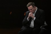 星盘查询特斯拉股价收涨超3%：特朗普无意沟通，马斯克父亲劝儿子低头